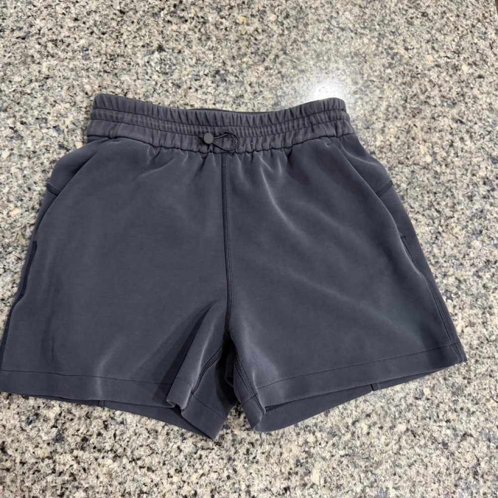 Lululemon Softstreme High-Rise Short 4" Black